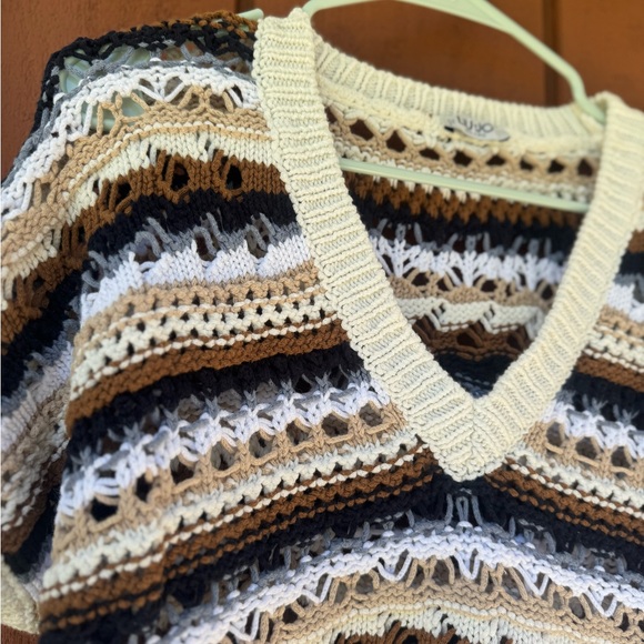 Liu Jo Knit V Sweater Tee, Italian - Picture 5 of 9